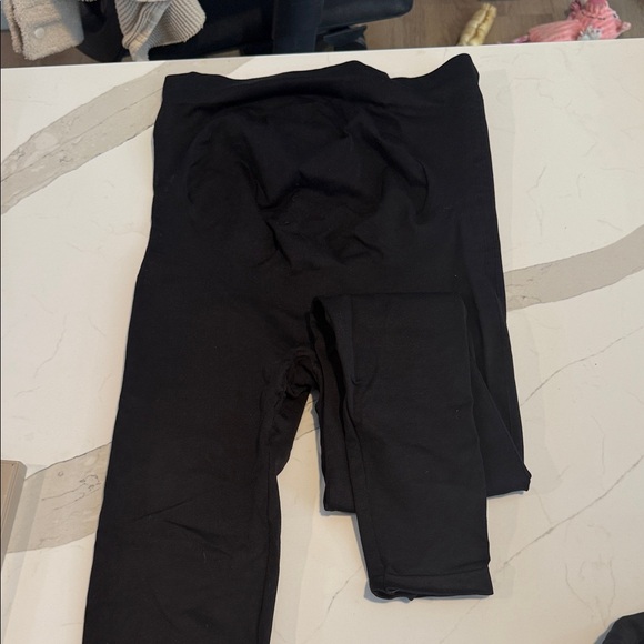 Blanqi Maternity Black Leggings - Picture 4 of 5